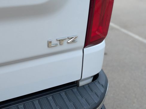 Used 2023 Chevrolet Silverado 1500 LTZ AWD/4WD image 32