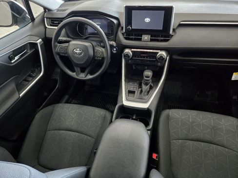 Used 2024 Toyota RAV4 XLE AWD/4WD image 31
