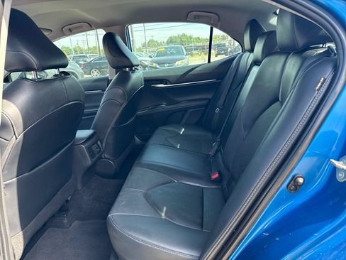 Used 2020 Toyota Camry XSE FWD image 11
