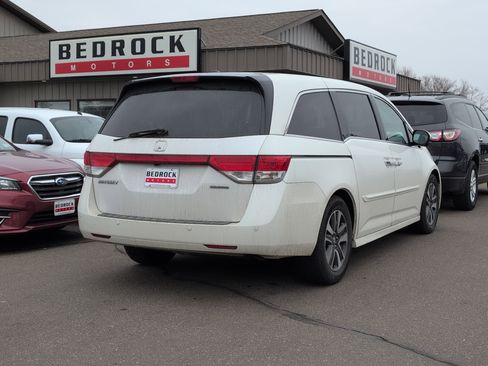 Used 2017 Honda Odyssey Touring image 2