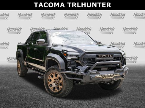 Used 2024 Toyota Tacoma 4x4 Double Cab Hybrid image 2