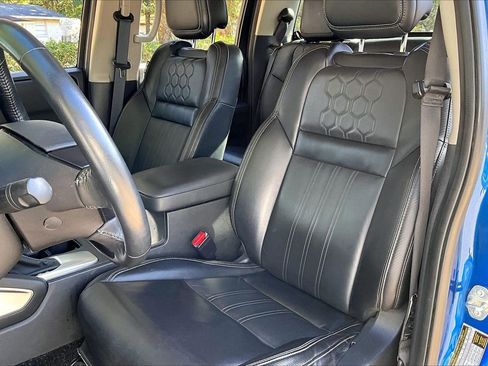 Used 2024 Nissan Frontier SL w/ Technology Package image 18