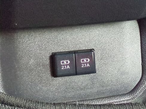 Used 2021 Toyota Highlander XSE FWD image 18
