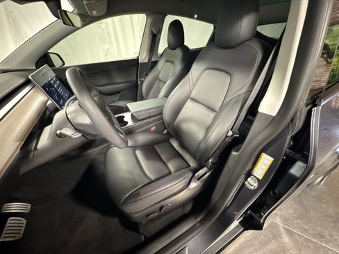 Used 2022 Tesla Model Y Performance image 16