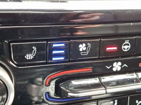 Used 2023 Jeep Grand Cherokee Overland image 20