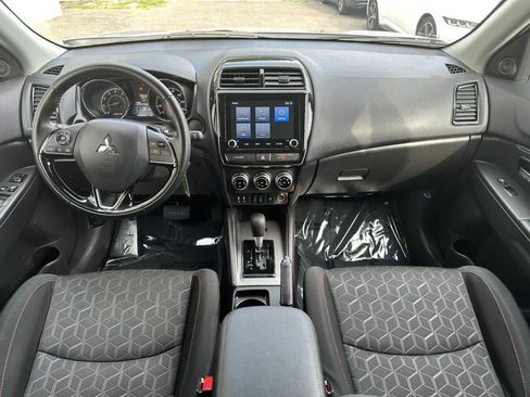 Used 2025 Mitsubishi Outlander Sport AWD image 13