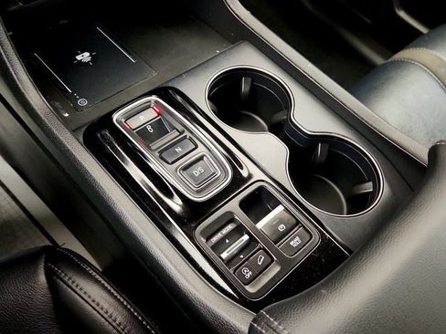 Used 2025 Honda Pilot EX-L image 16