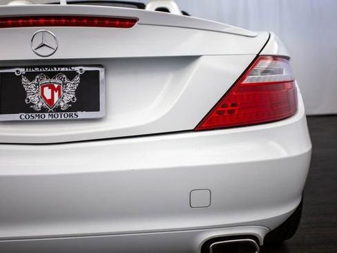 Used 2014 Mercedes-Benz SLK 250 2dr Roadster SLK 250 w/ Premium Package image 33