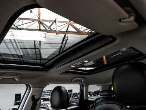 Used 2016 MINI Cooper Clubman image 5