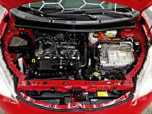 Used 2014 Toyota Prius C Two image 21