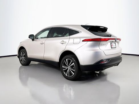 Used 2024 Toyota Venza LE AWD/4WD image 5