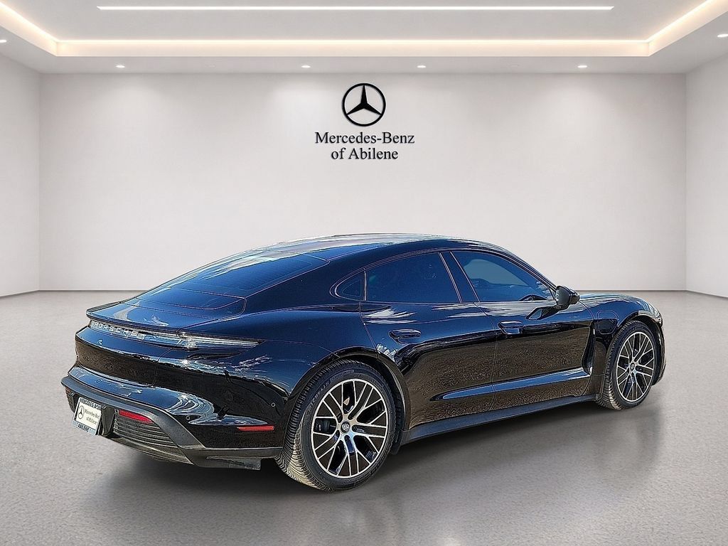 Used 2022 Porsche Taycan RWD image 8