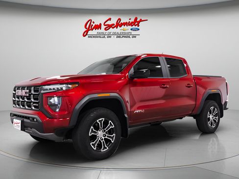 Used 2025 GMC Canyon AT4 w/ Technology Plus Package AWD/4WD image 3