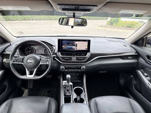 Used 2024 Nissan Altima 2.5 SR w/ SR Premium Package FWD image 12