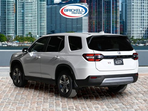 New 2025 Honda Pilot EX-L image 6