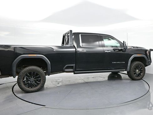 Used 2021 GMC Sierra 3500 Denali w/ Denali Black Diamond Edition AWD/4WD image 8