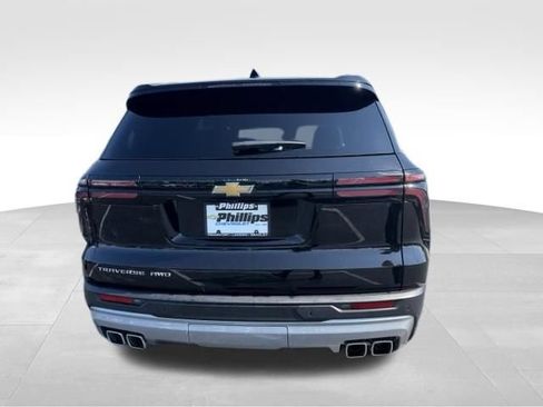 Used 2025 Chevrolet Traverse LT w/ LPO, Cargo Package AWD/4WD image 5