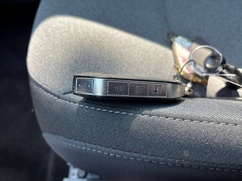 Used 2025 Kia K4 FWD image 20