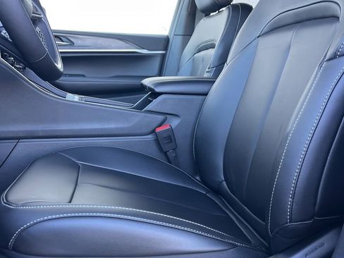 New 2025 Jeep Grand Cherokee L Limited w/ Trailer Tow Package image 8