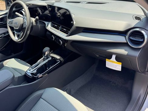 New 2026 Chevrolet Trax LT w/ Midnight Edition FWD image 7