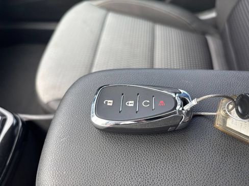 Used 2025 Chevrolet Trax LT FWD image 19