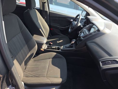 Used 2017 Ford Focus SEL w/ Cold Weather Package image 10