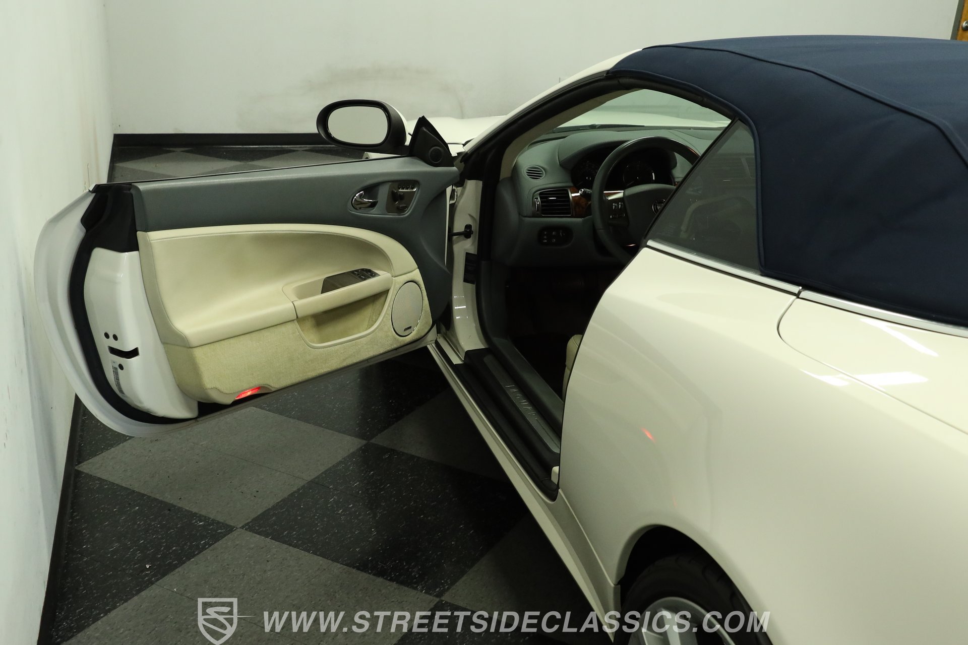 Used 2007 Jaguar XKR R RWD image 33