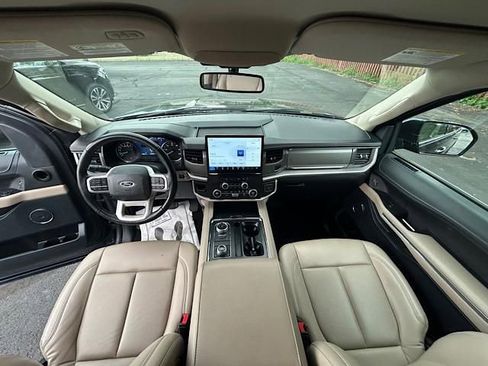 Used 2022 Ford Expedition Max XLT image 34