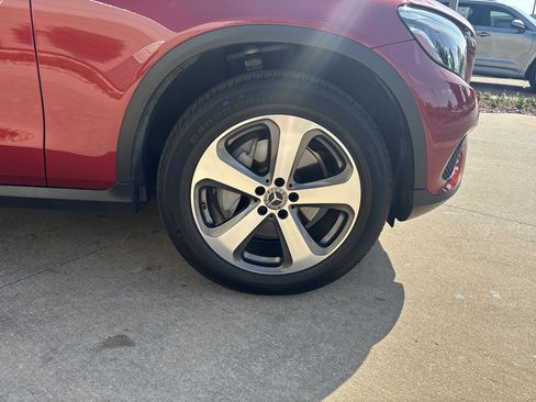 Used 2018 Mercedes-Benz GLC 300 4MATIC image 13