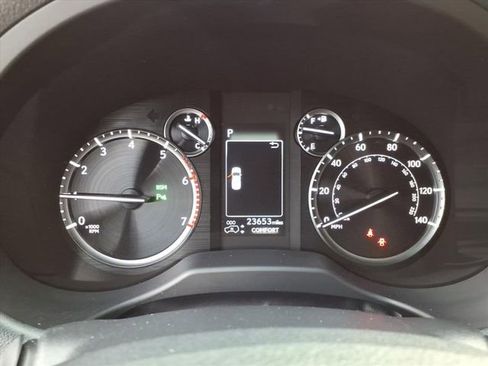 Used 2023 Lexus GX 460 Luxury w/ Sport Design Package AWD/4WD image 38