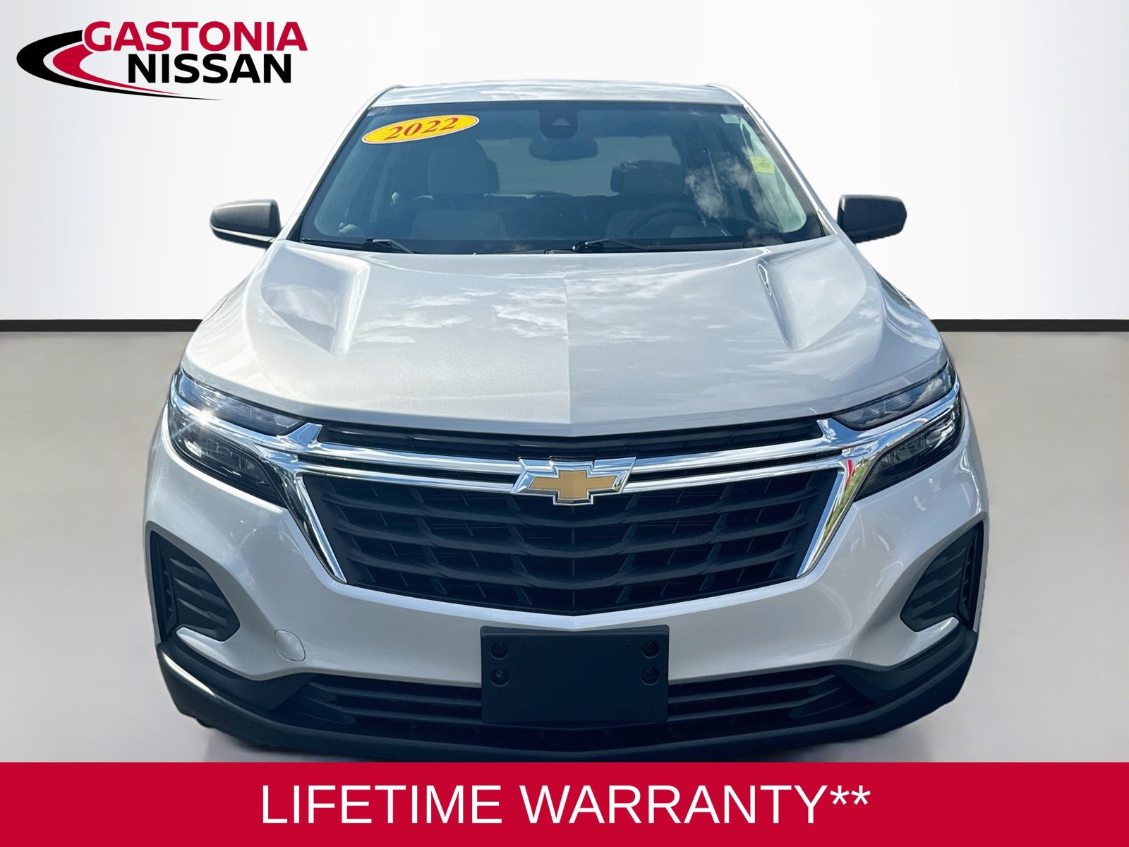 Used 2022 Chevrolet Equinox LS AWD/4WD image 2