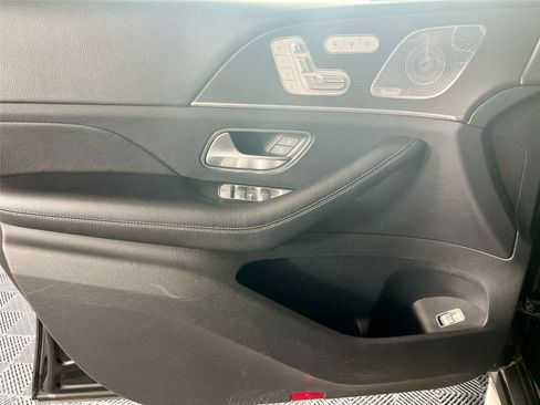 Used 2020 Mercedes-Benz GLS 450 4MATIC image 18