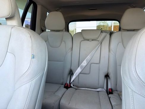 Used 2021 Volvo XC90 T5 Momentum FWD image 15