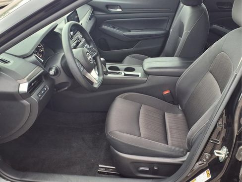 Used 2025 Nissan Altima 2.5 SV FWD image 21