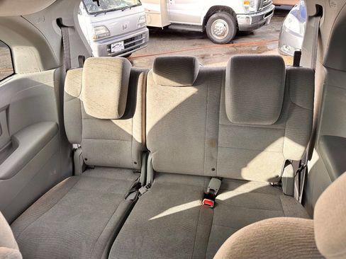 Used 2012 Honda Odyssey LX image 18