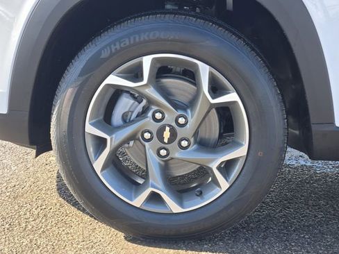 New 2026 Chevrolet Trax LT w/ Driver Confidence Package image 9