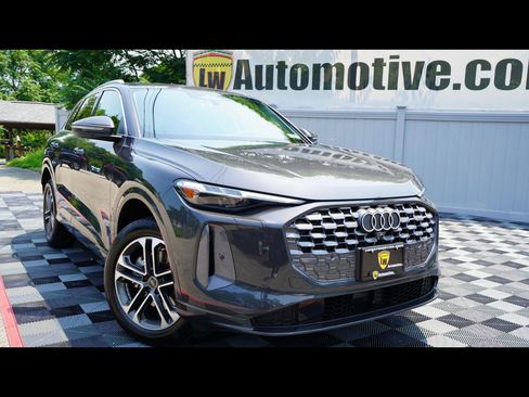 Used 2026 Audi Q5 Premium Plus AWD/4WD image 1
