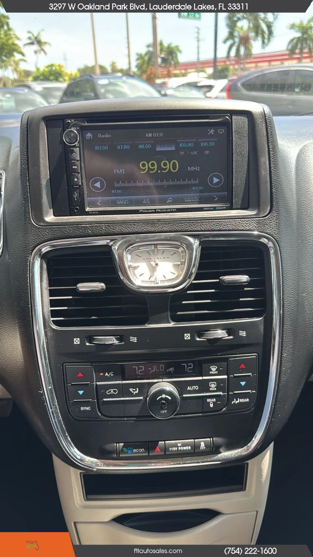 Used 2014 Chrysler Town & Country Touring-L FWD image 44