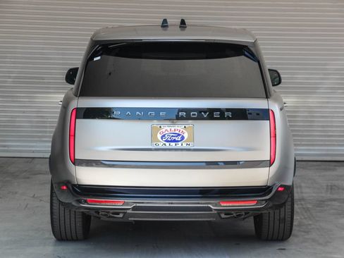 Used 2025 Land Rover Range Rover SE AWD/4WD image 5