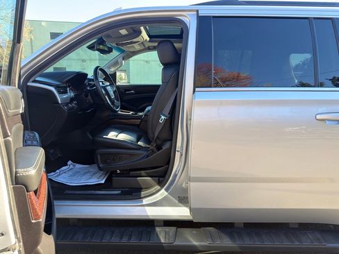 Used 2016 GMC Yukon XL SLT w/ HD Trailering Package image 11