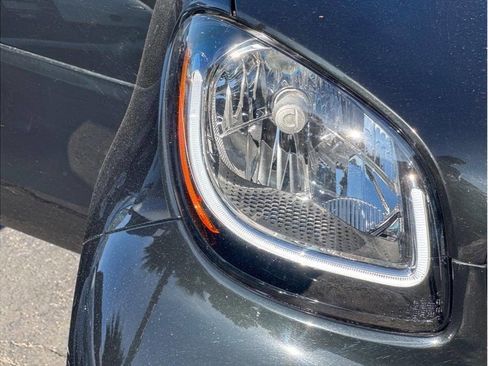 Used 2017 smart fortwo electric drive image 30