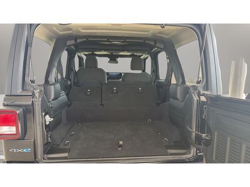 Used 2024 Jeep Wrangler Unlimited AWD/4WD image 13