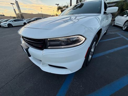 Used 2021 Dodge Charger SXT w/ Leather Interior Group image 4