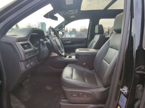 Used 2022 Chevrolet Suburban Z71 w/ Z71 Off-Road Package image 16