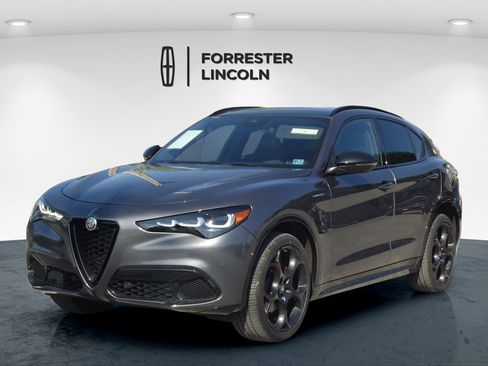 Used 2024 Alfa Romeo Stelvio Veloce AWD/4WD image 7