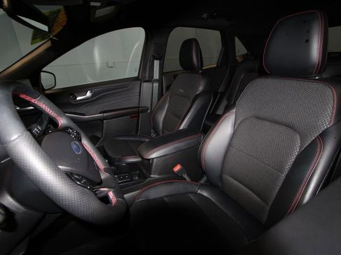 Used 2025 Ford Escape ST-Line Elite image 4