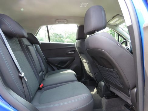 Used 2016 Chevrolet Trax LS AWD/4WD image 16