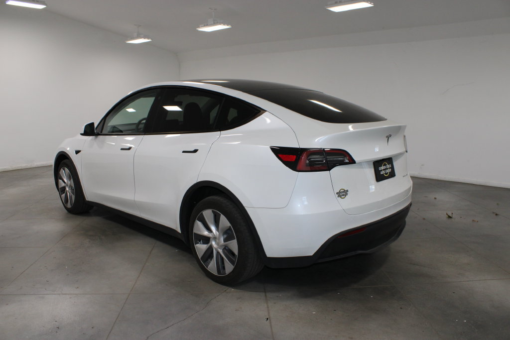 Used 2023 Tesla Model Y Long Range AWD/4WD image 7