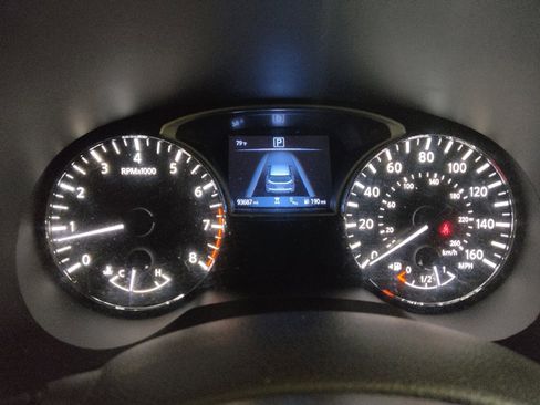 Used 2020 Nissan Pathfinder SV FWD image 23