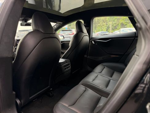 Used 2020 Tesla Model S Long Range AWD/4WD image 25